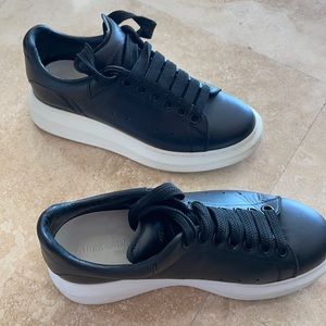 Alexander McQueen sneakers in Black. Euro size 36, size US 6.